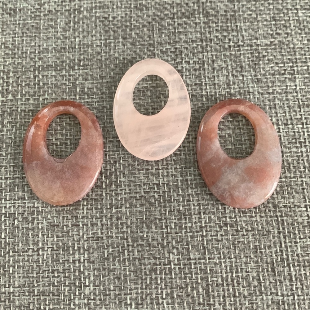 Three Stone Pendants or Beads Pink / Mauve‎ LOOK (one has small chip)